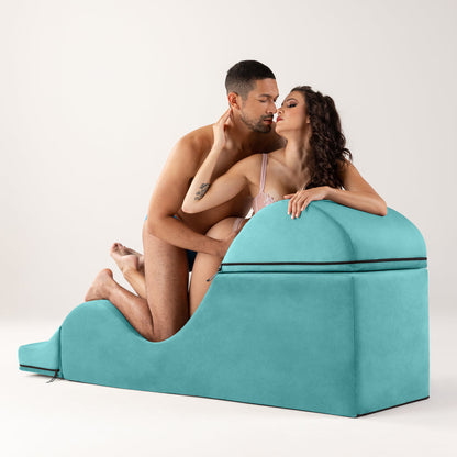 Viral: Aria Chaise + Bench